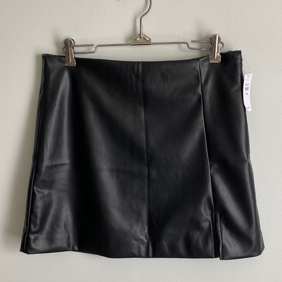 Black Faux Leather Mini Skirt - Picture 2 of 10